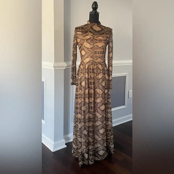 Elegant Brown Snake Print Maxi Dress - Picture 5 of 9